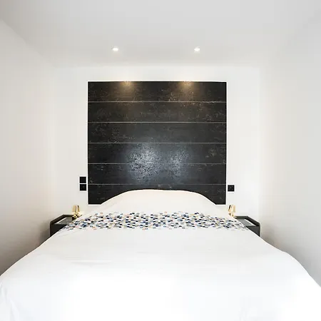 Enchantress'apartment Designed By Cm Appartement
