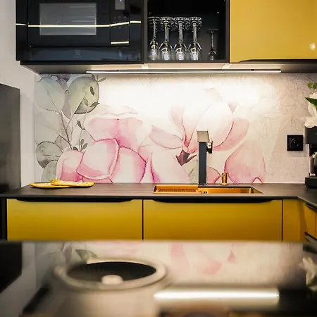 Apartman Enchantress'apartment Designed By Cm *