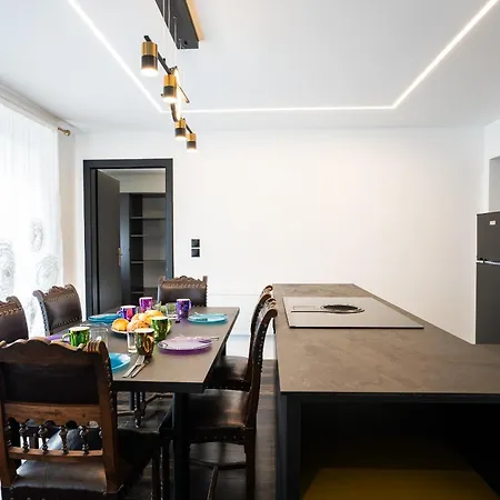Enchantress'apartment Designed By Cm Appartement