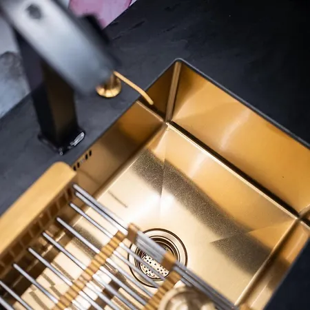 Enchantress'apartment Designed By Cm Apartman *