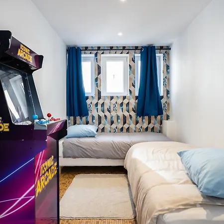 Enchantress'apartment Designed By Cm Appartement *