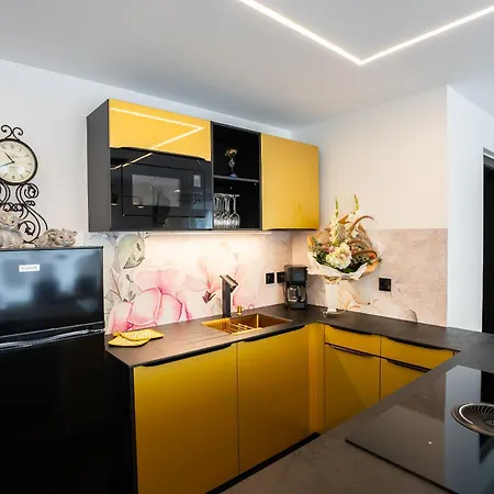 Enchantress'apartment Designed By Cm Appartement *