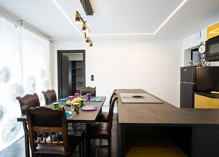 Enchantress'apartment Designed By Cm Appartamento