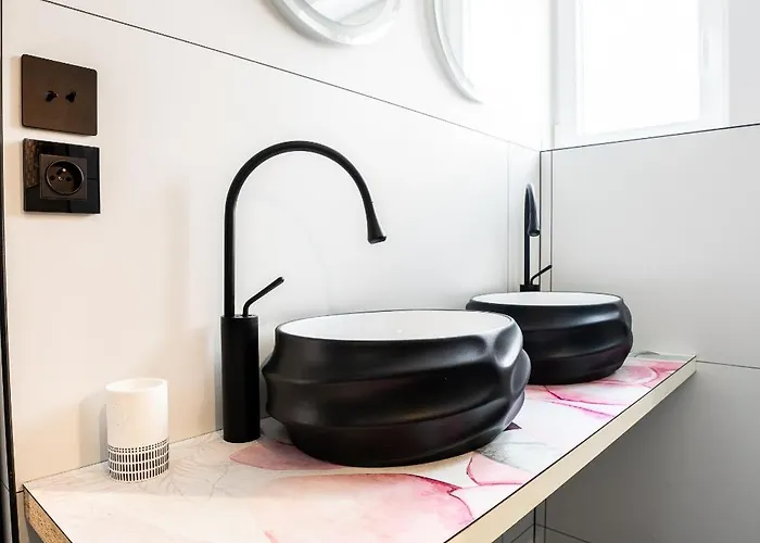 Enchantress'apartment Designed By Cm Appartamento